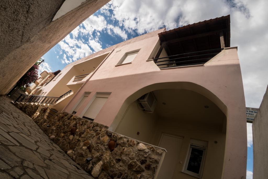 Magdalene'S Premium Apartments Ofrinion Exterior photo